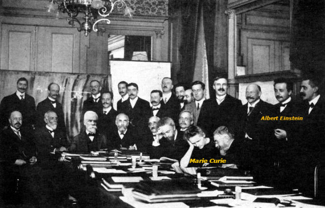Marie-Curie-ve-Albert-Einstein-min.jpg